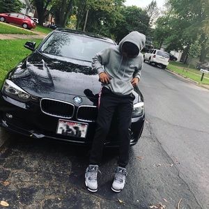 Meet your Posher, Luis marco